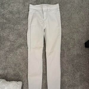 White American Eagle Skinny Jeans